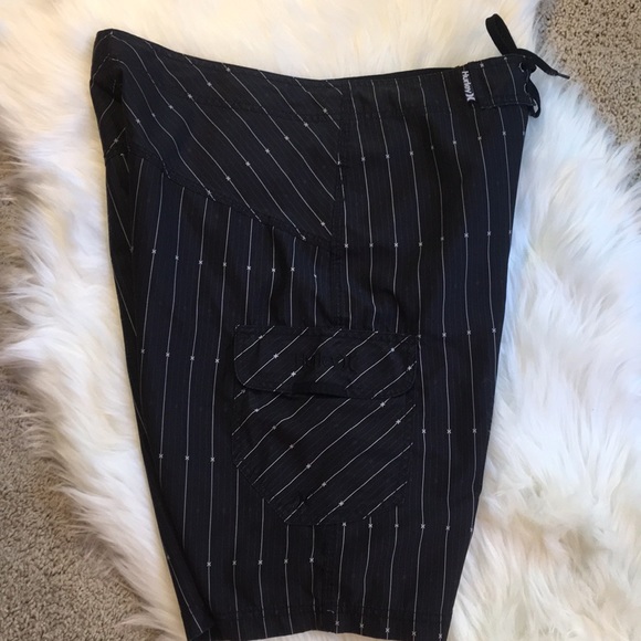 Hurley men’s swim trunks size 32 - Picture 3 of 6